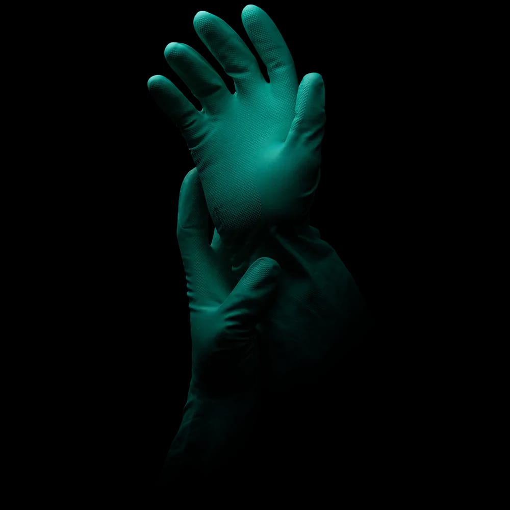 oil-resistant nitrile gloves